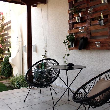 Beachfront Garden Apartment- Atlas Complex Loutraki  Bagian luar foto