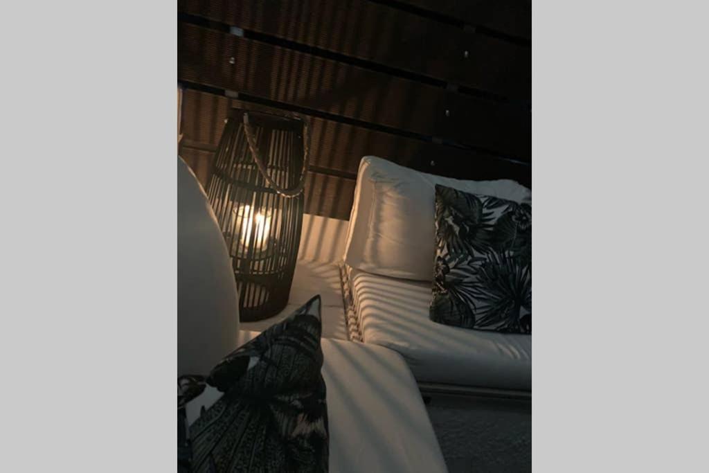 Beachfront Garden Apartment- Atlas Complex Loutraki  Bagian luar foto