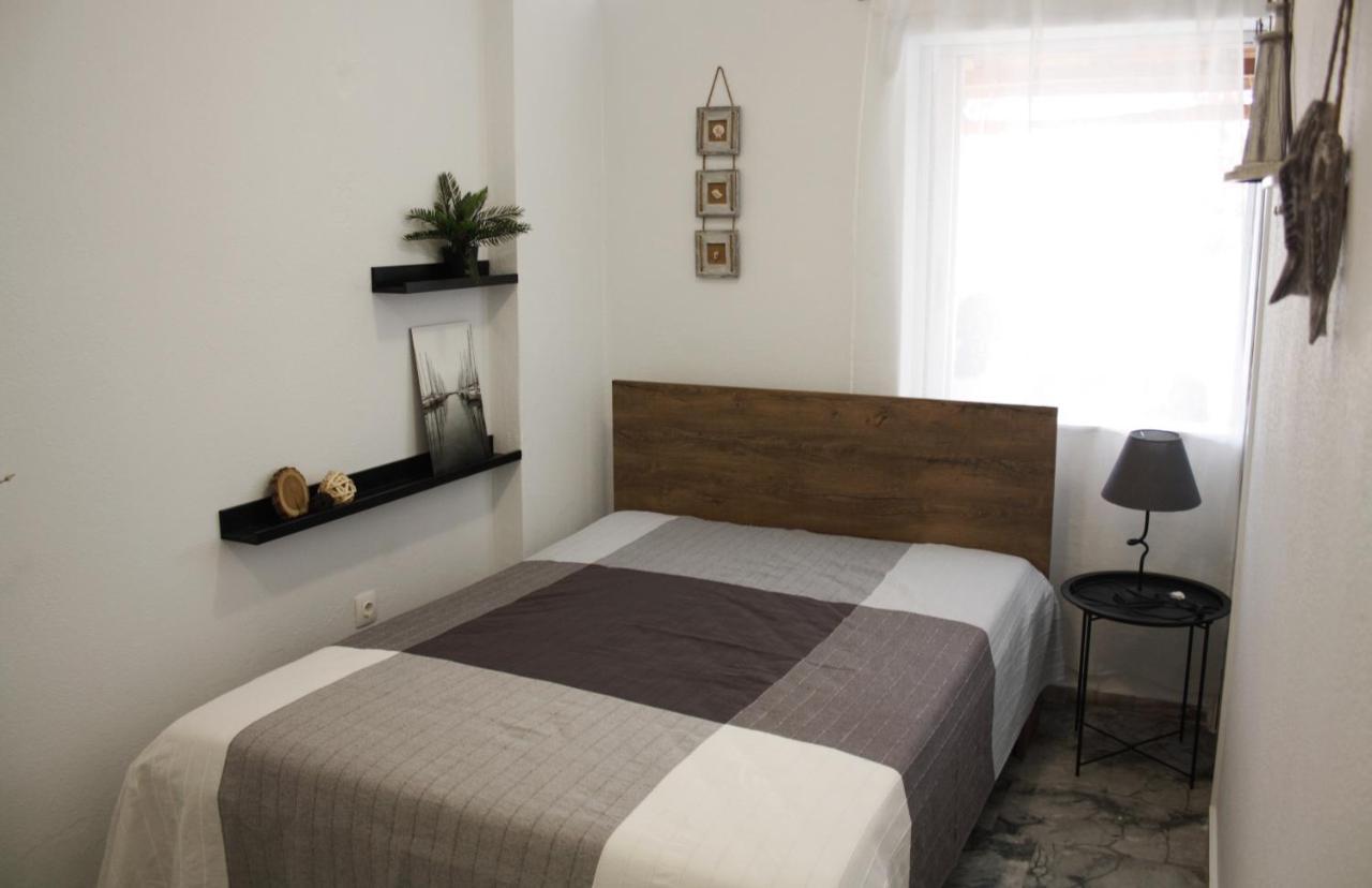 Beachfront Garden Apartment- Atlas Complex Loutraki  Bagian luar foto