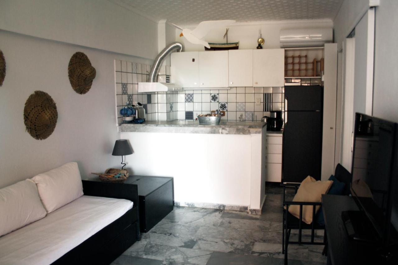 Beachfront Garden Apartment- Atlas Complex Loutraki  Bagian luar foto